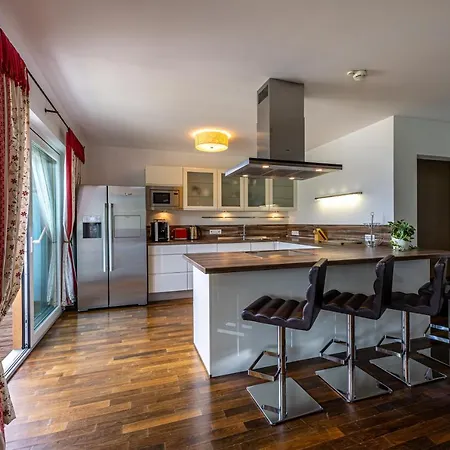 Apartment Alpinlodge 10 By Via Montes
