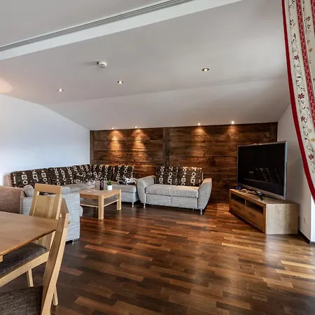 Alpinlodge 10 By Via Montes